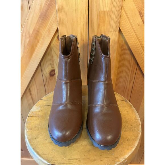 Seven7 Seville Boots Brown Short Boot Button Detail Almond Toe Size 11 - Picture 2 of 9